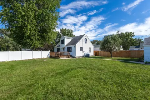 Exterior - 2521 33rd St, Moline, IL 61265 photo 4 of 6