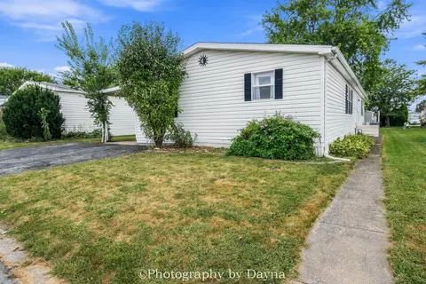 50 Cherry Ln, Bourbonnais, IL 60914 photo 2