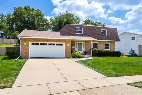 3227 Lorton Ave, Davenport, IA 52807