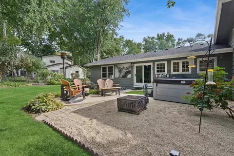 Exterior - 21 E Hillside Rd, Naperville, IL 60540 photo 4 of 5