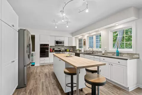 Kitchen - 21 E Hillside Rd, Naperville, IL 60540 photo 1 of 2