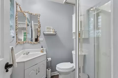 Bath - 21 E Hillside Rd, Naperville, IL 60540 photo 1 of 3