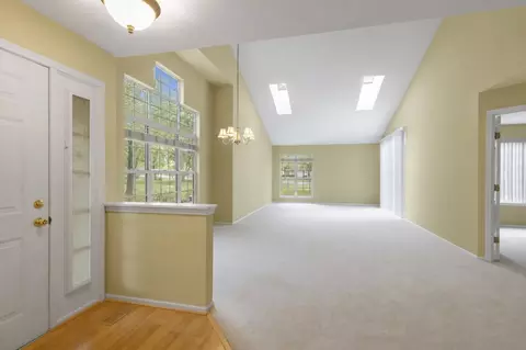 Living - 383 Aberdeen Ct #1, Bartlett, IL 60103 photo 1 of 4