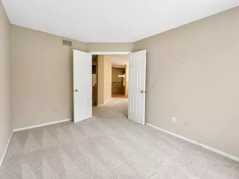 Bedroom - 383 Aberdeen Ct #1, Bartlett, IL 60103 photo 1 of 5