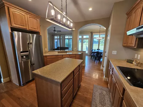Kitchen - 15228 E Holland Dr, Mount Vernon, IL 62864 photo 4 of 7