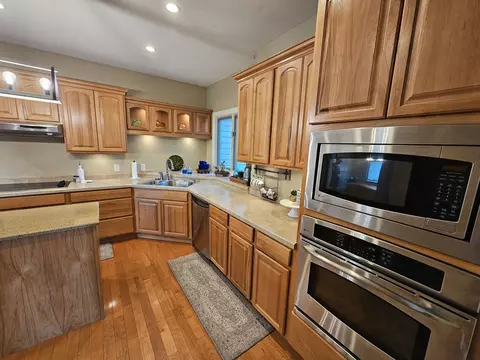 Kitchen - 15228 E Holland Dr, Mount Vernon, IL 62864 photo 3 of 7