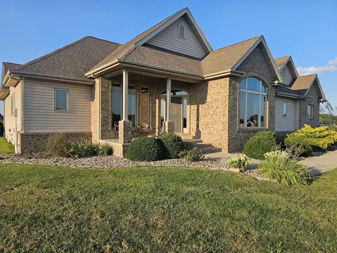 Exterior - 15228 E Holland Dr, Mount Vernon, IL 62864 photo 13 of 16