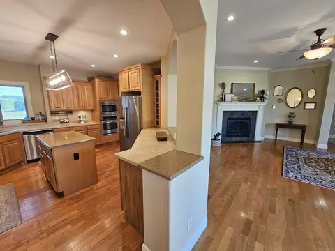 Kitchen - 15228 E Holland Dr, Mount Vernon, IL 62864 photo 7 of 7
