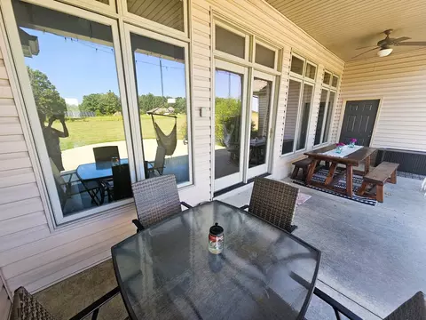 Exterior - 15228 E Holland Dr, Mount Vernon, IL 62864 photo 9 of 16