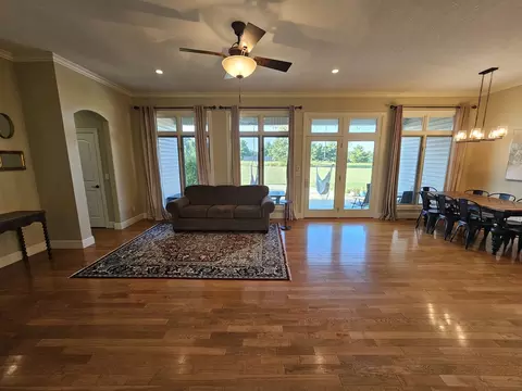 Living - 15228 E Holland Dr, Mount Vernon, IL 62864 photo 5 of 5