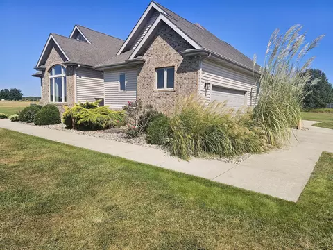 Exterior - 15228 E Holland Dr, Mount Vernon, IL 62864 photo 5 of 16