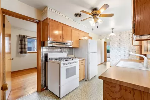 Kitchen - 7101 W Devon Ave, Chicago, IL 60631 photo 4 of 6