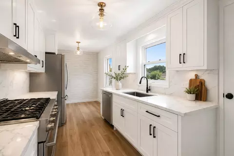 Kitchen - 7101 W Devon Ave, Chicago, IL 60631 photo 6 of 6