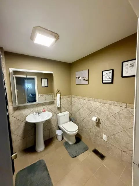 Bath - 205 W 6th St, Benton, IL 62812 photo 2 of 2