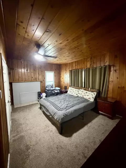 Bedroom - 205 W 6th St, Benton, IL 62812 photo 2 of 4