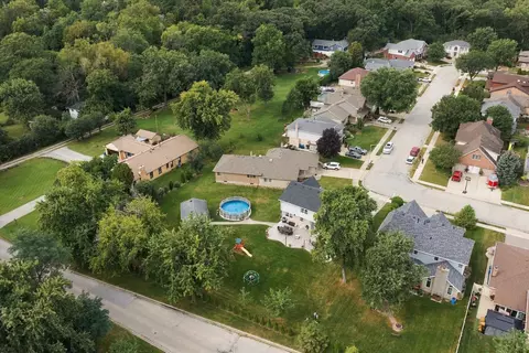 View/Area - 14101 E Laramie Ct, Crestwood, IL 60418 photo 3 of 3
