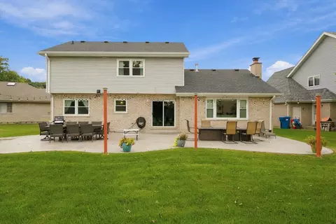 Exterior - 14101 E Laramie Ct, Crestwood, IL 60418 photo 6 of 10