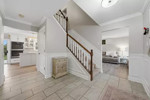 Entry Way - 14101 E Laramie Ct, Crestwood, IL 60418 photo 1 of 3