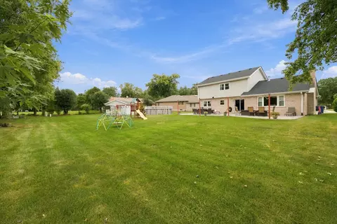 Exterior - 14101 E Laramie Ct, Crestwood, IL 60418 photo 8 of 10