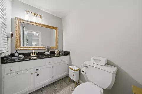 Bath - 14101 E Laramie Ct, Crestwood, IL 60418 photo 1 of 5