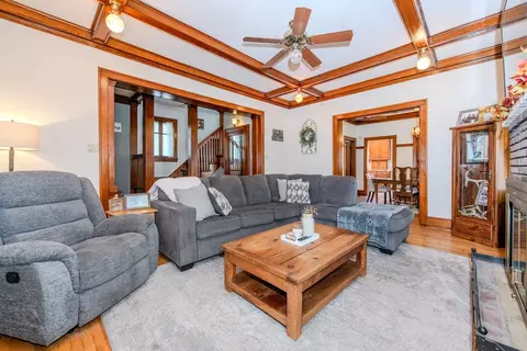Living - 426 E Jefferson St, Morris, IL 60450 photo 2 of 6