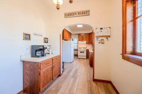 Entry Way - 426 E Jefferson St, Morris, IL 60450 photo 3 of 5
