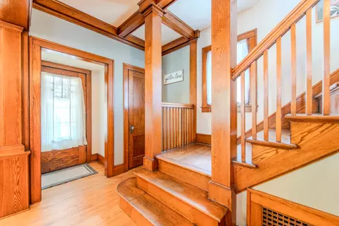 Entry Way - 426 E Jefferson St, Morris, IL 60450 photo 4 of 5
