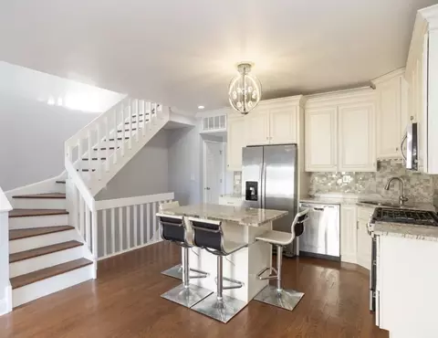 Kitchen - 1411 W Harrison St, Chicago, IL 60607 photo 1 of 2