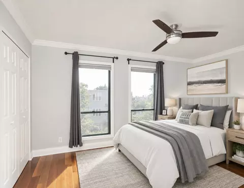 Bedroom - 1411 W Harrison St, Chicago, IL 60607 photo 3 of 5
