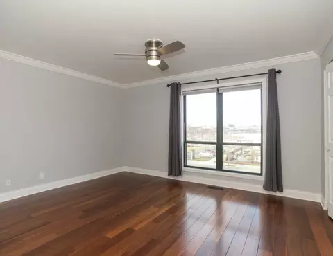 Bedroom - 1411 W Harrison St, Chicago, IL 60607 photo 2 of 5