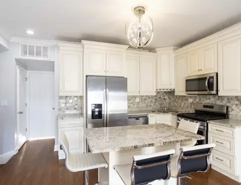 Kitchen - 1411 W Harrison St, Chicago, IL 60607 photo 2 of 2