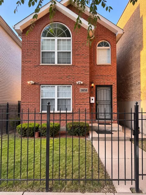 3858 W Grenshaw St, Chicago, IL 60624