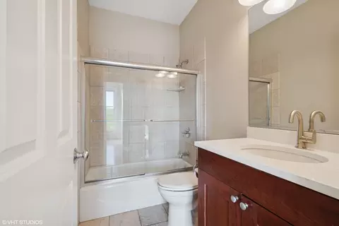 Bath - 511 Forest Ave, Evanston, IL 60202 photo 3 of 3