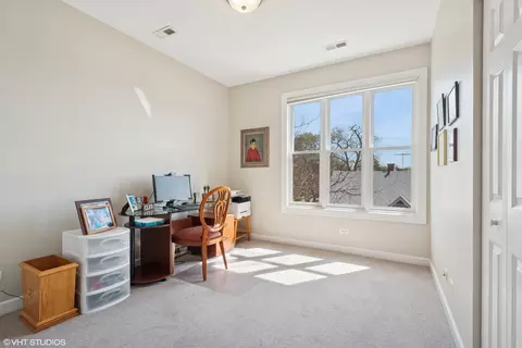 Bedroom - 511 Forest Ave, Evanston, IL 60202 photo 2 of 2