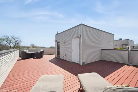Exterior - 511 Forest Ave, Evanston, IL 60202 photo 3 of 3