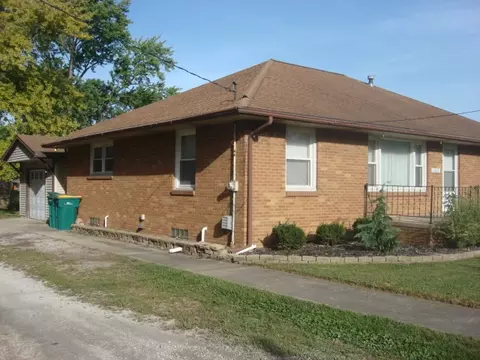 1004 Holcomb St, Streator, IL 61364