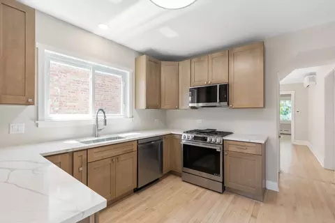 Kitchen - 5747 N Melvina Ave, Chicago, IL 60646 photo 1 of 2