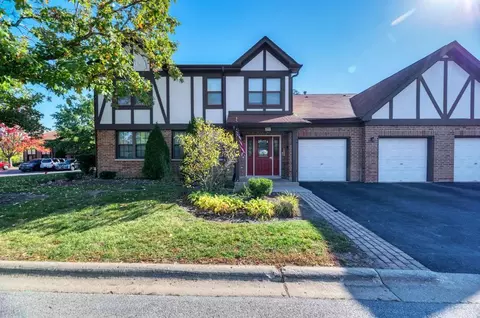 216 Stoneybrook Ln #2D, Bloomingdale, IL 60108