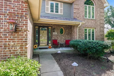 Exterior - 655 Crest Dr, Cary, IL 60013 photo 2 of 5