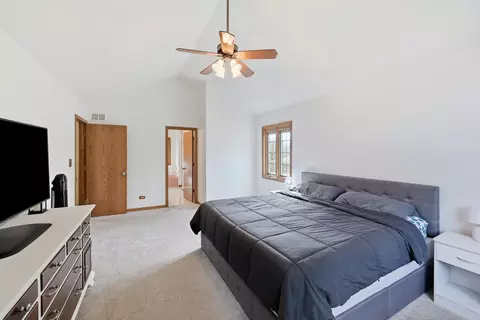 Bedroom - 655 Crest Dr, Cary, IL 60013 photo 3 of 7