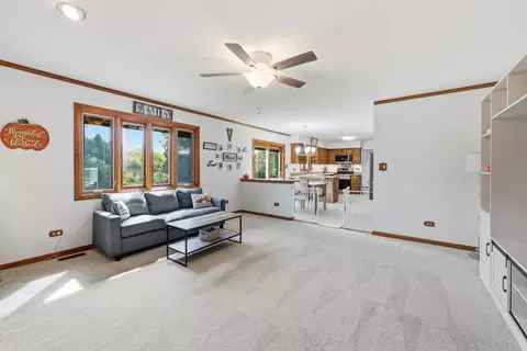 Living - 655 Crest Dr, Cary, IL 60013 photo 6 of 7