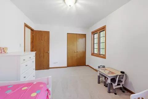 Bedroom - 655 Crest Dr, Cary, IL 60013 photo 7 of 7