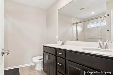 Bath - 1012 Draper Rd, Mchenry, IL 60050 photo 2 of 4