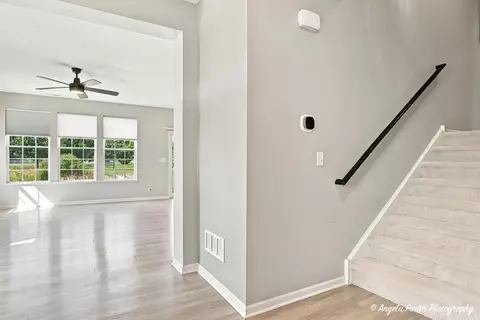 Entry Way - 1012 Draper Rd, Mchenry, IL 60050 photo 2 of 2
