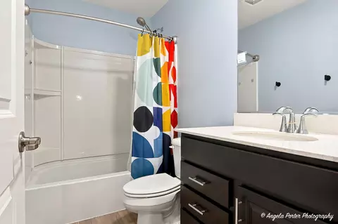 Bath - 1012 Draper Rd, Mchenry, IL 60050 photo 4 of 4