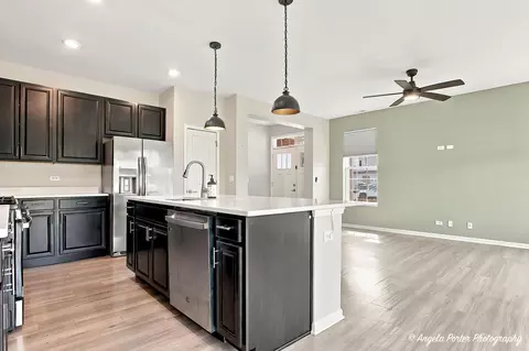 Kitchen - 1012 Draper Rd, Mchenry, IL 60050 photo 3 of 7