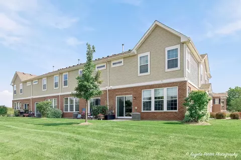 Exterior - 1012 Draper Rd, Mchenry, IL 60050 photo 3 of 3