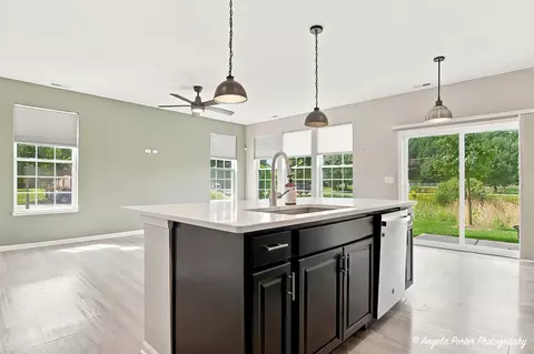 Kitchen - 1012 Draper Rd, Mchenry, IL 60050 photo 4 of 7