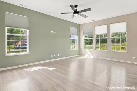 Living - 1012 Draper Rd, Mchenry, IL 60050 photo 2 of 4