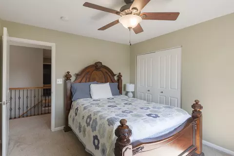 Bedroom - 422 W Amberside Dr, Elgin, IL 60124 photo 3 of 4